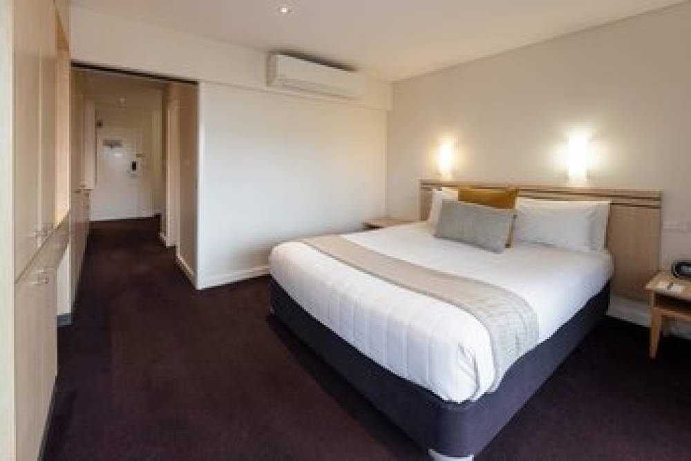 THE EXECUTIVE INN NEWCASTLE 3