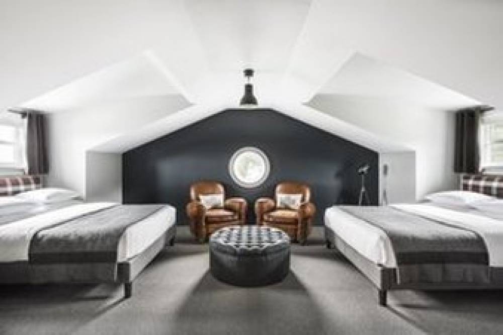 THE GEORGE 7