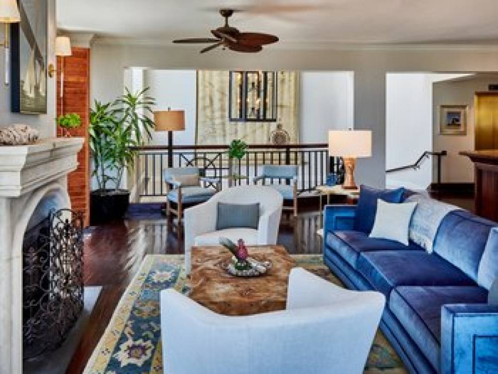 THE HARBOURVIEW INN 9