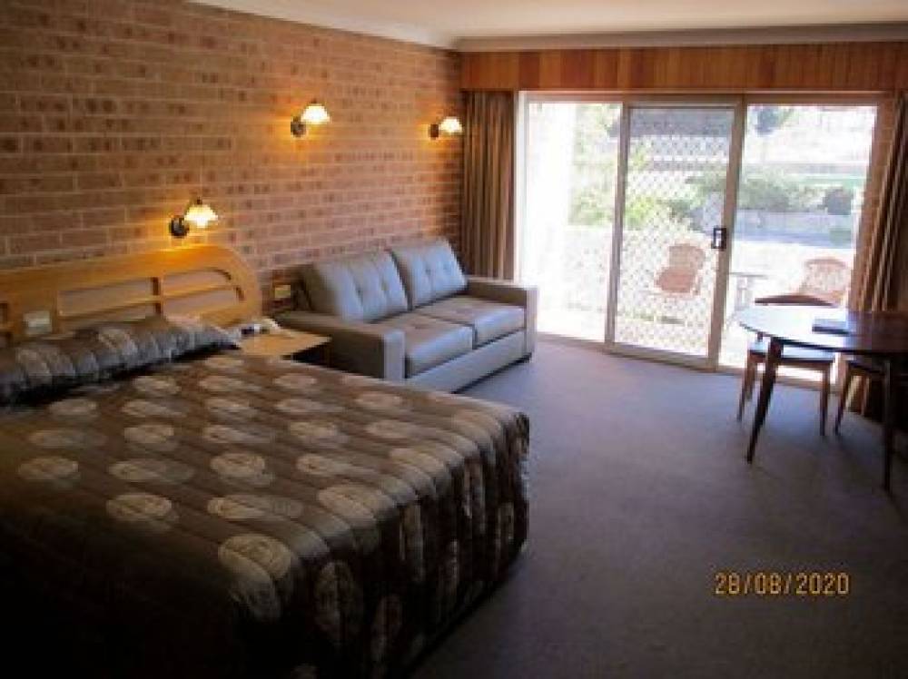 THE HERMITAGE MOTEL 6