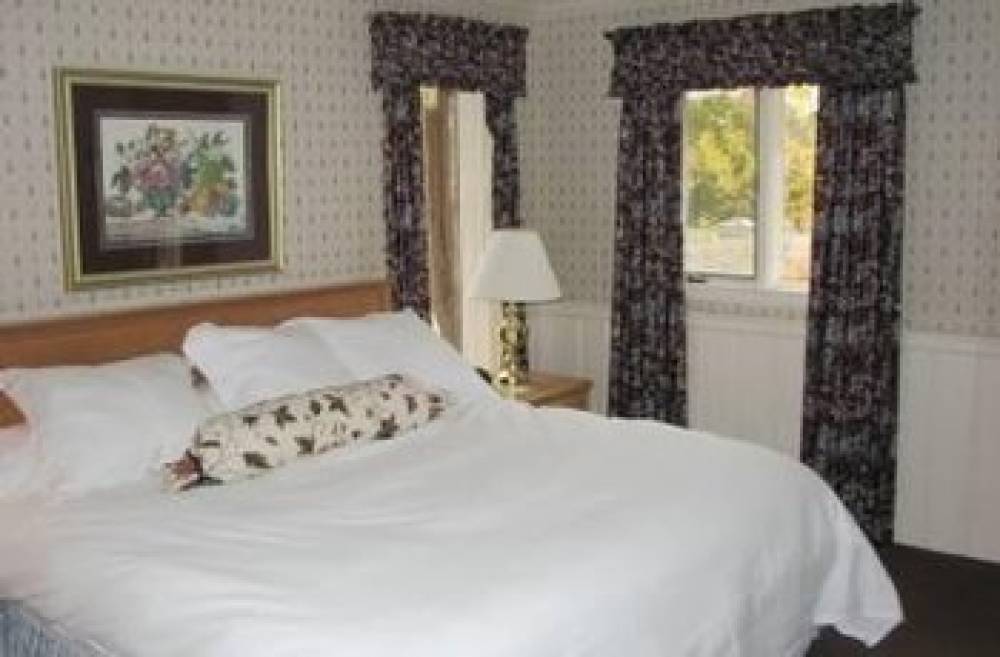 THE HIGHLANDS AT HARBOR SPRING 4