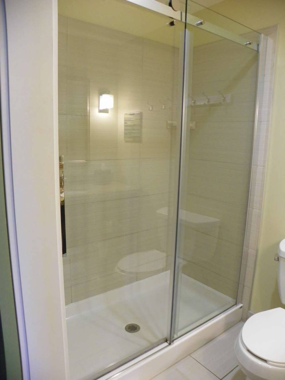 THE INN AT HARBOR SHORES 10