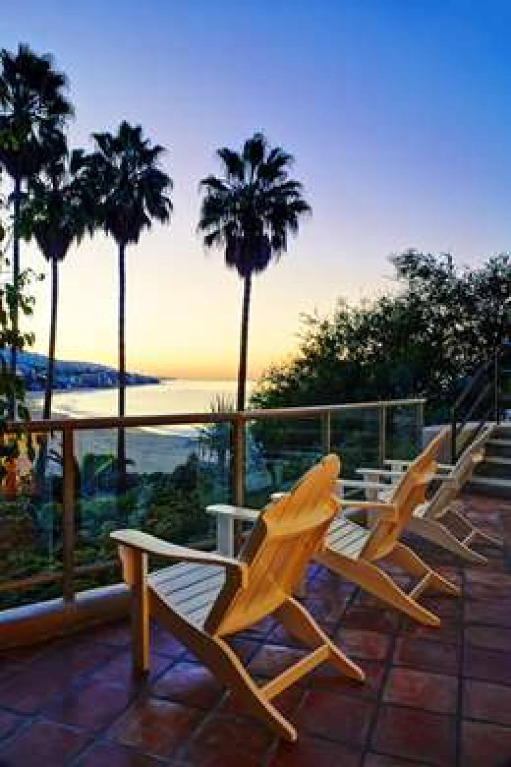 Casa Loma Beach Hotel 1