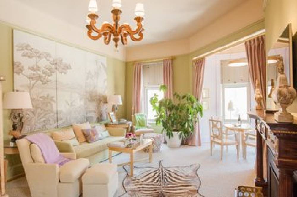 THE IVY HOTEL 3