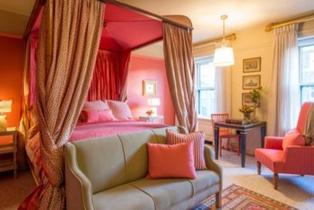 THE IVY HOTEL 2