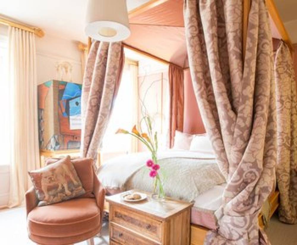 THE IVY HOTEL 9