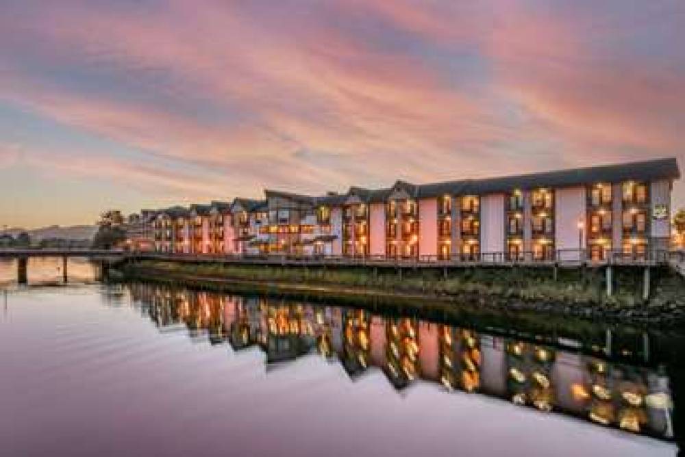 THE KATHRYN RIVERFRONT INN ASCEND H 2