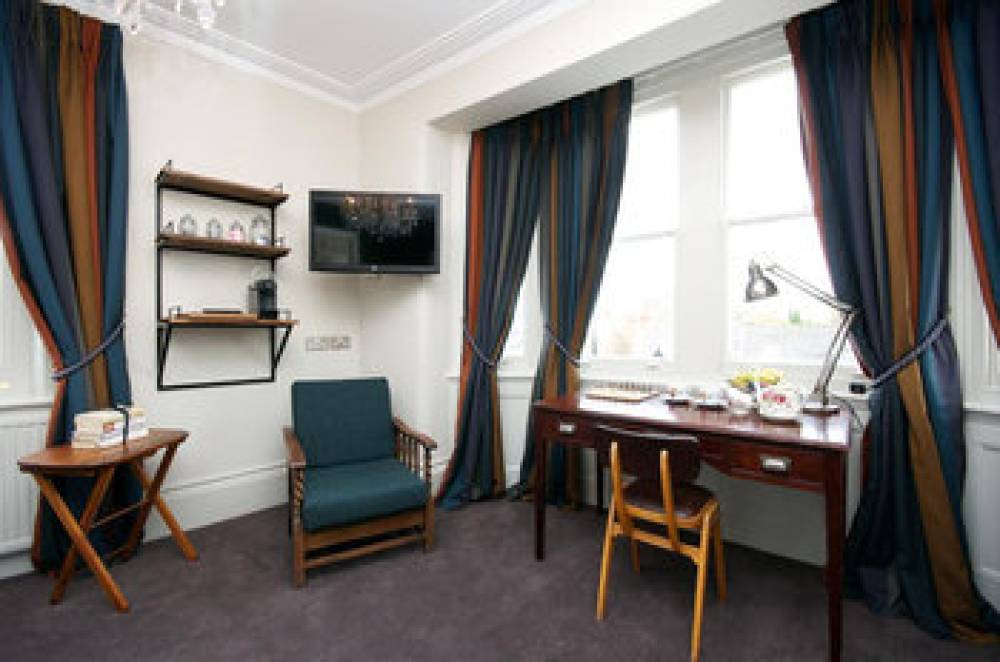 THE KEW GARDEN HOTEL 5