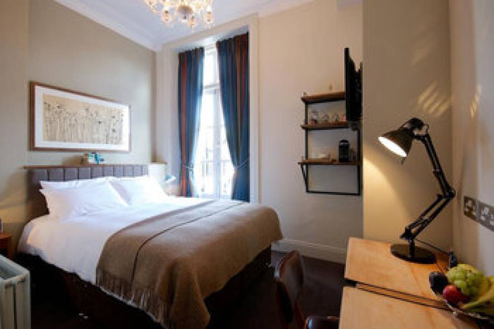 THE KEW GARDEN HOTEL 4