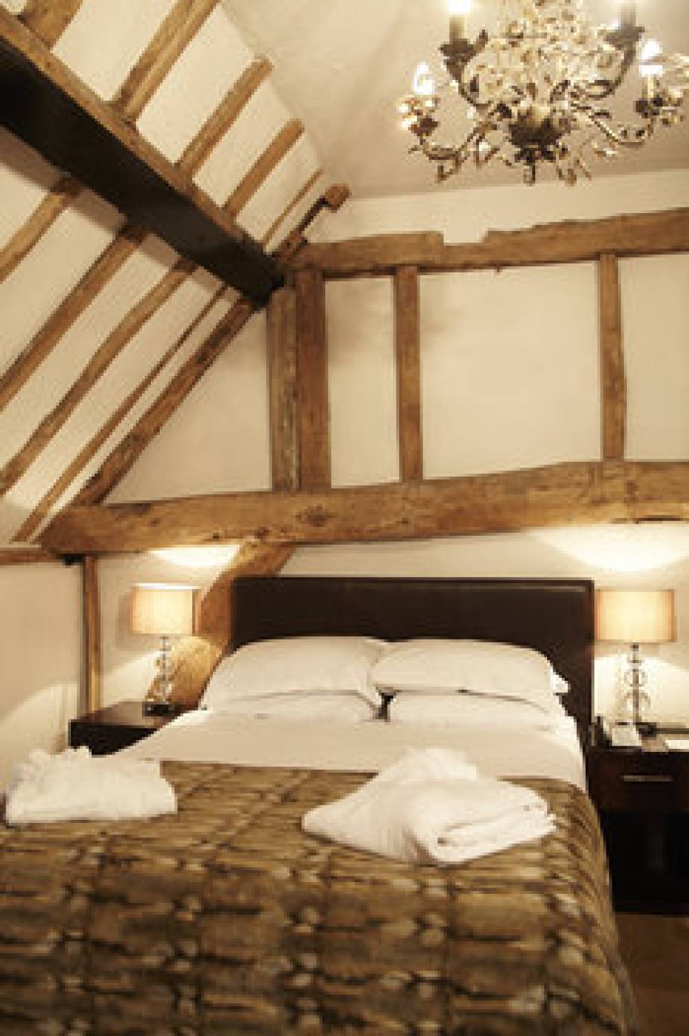 THE KINGS ARMS HOTEL 9