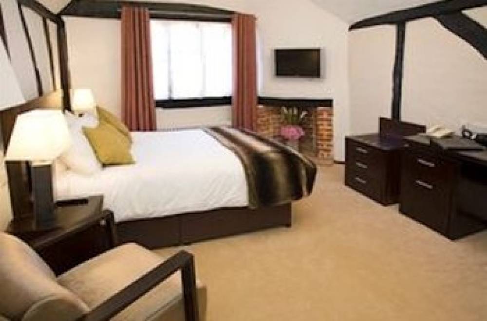 THE KINGS ARMS HOTEL 6