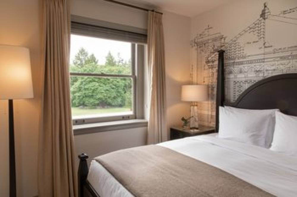 THE LODGE AT ST. EDWARD PARK 10