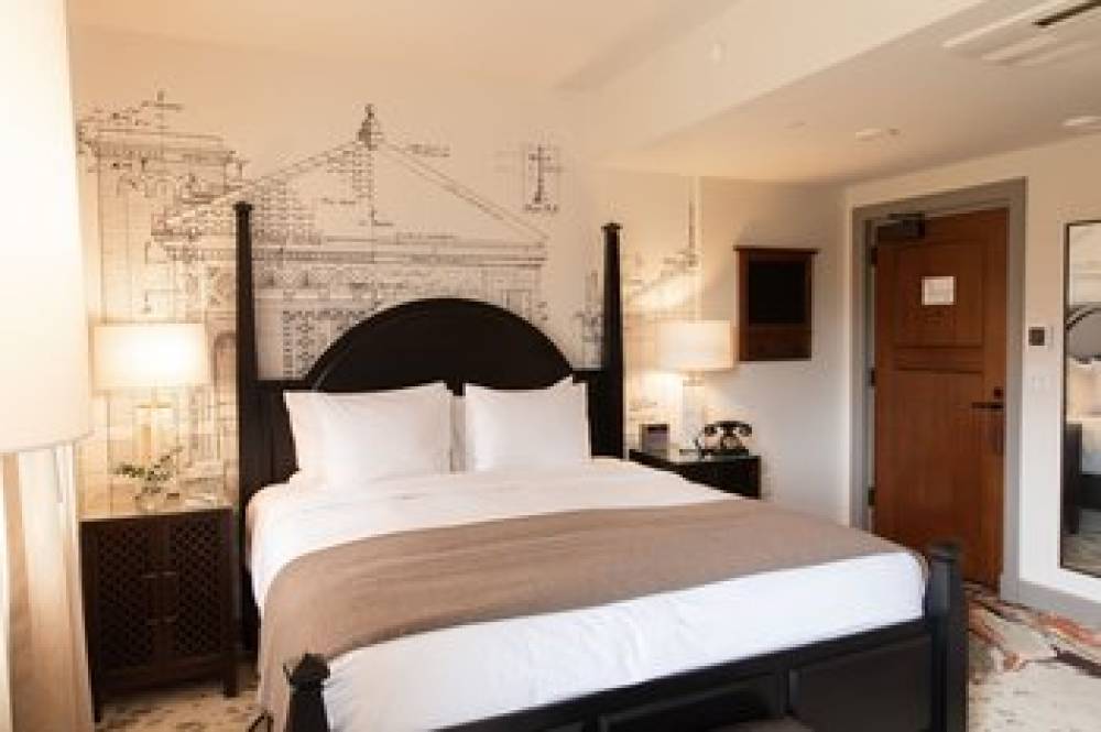 THE LODGE AT ST. EDWARD PARK 9