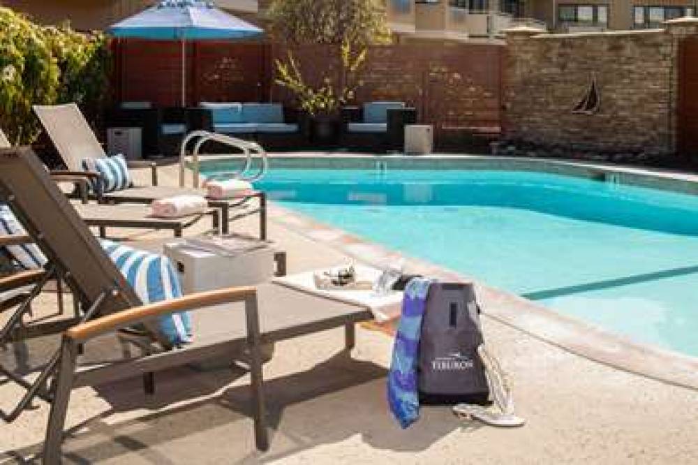 The Lodge At Tiburon 10