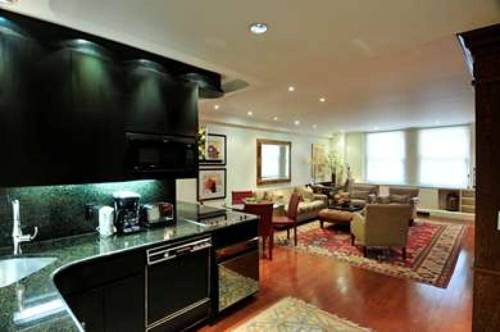 THE LOMBARDY 8