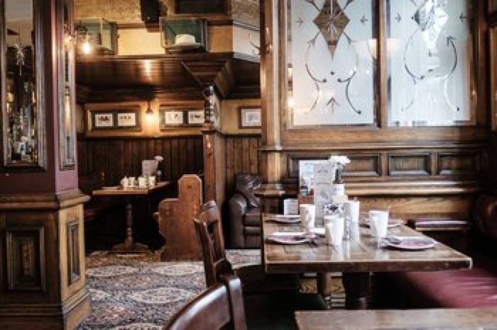 The Mad Hatter Hotel 8