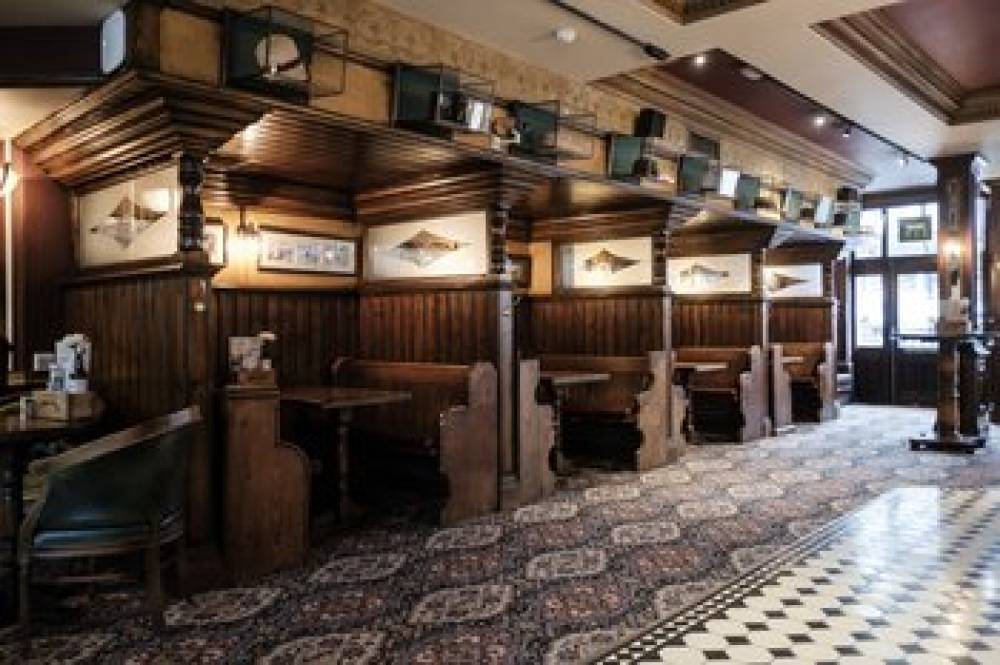The Mad Hatter Hotel 6
