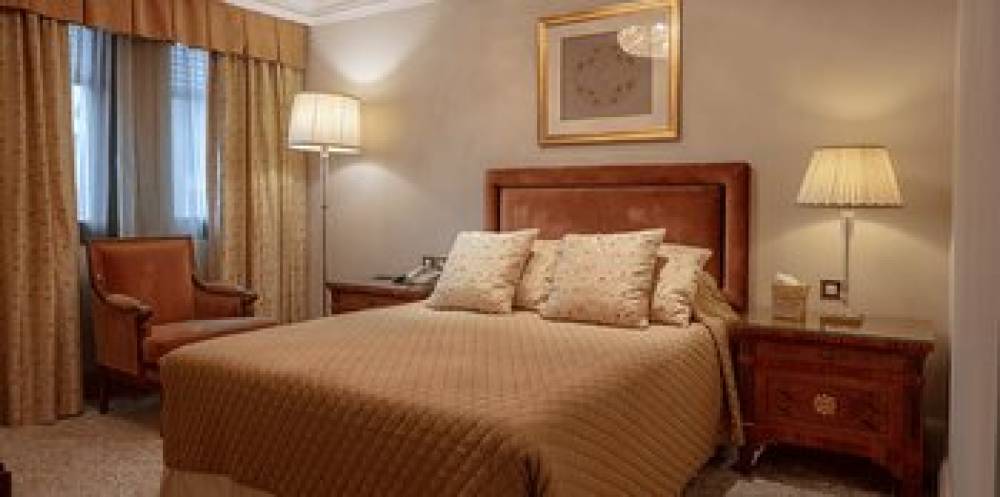 The Madina Oberoi 8