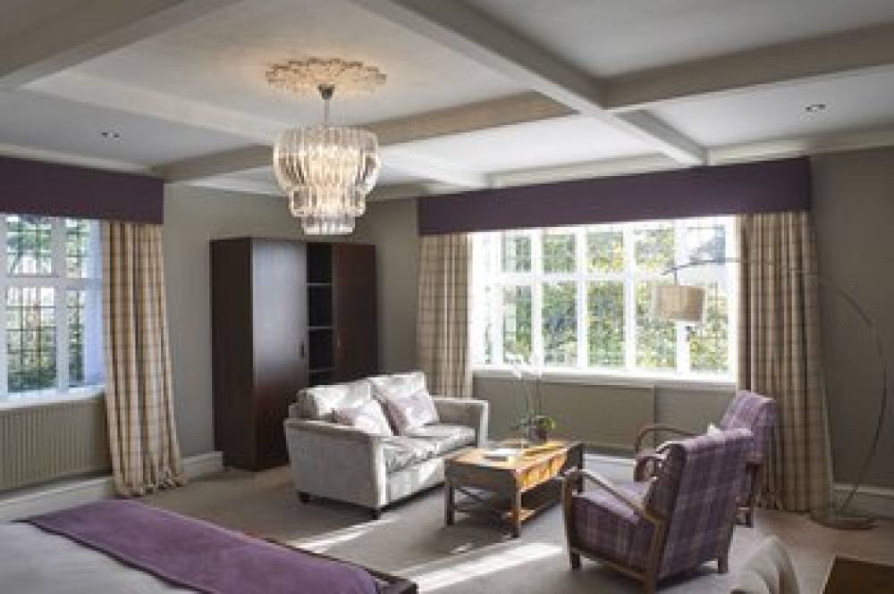 THE MANOR ELSTREE 6