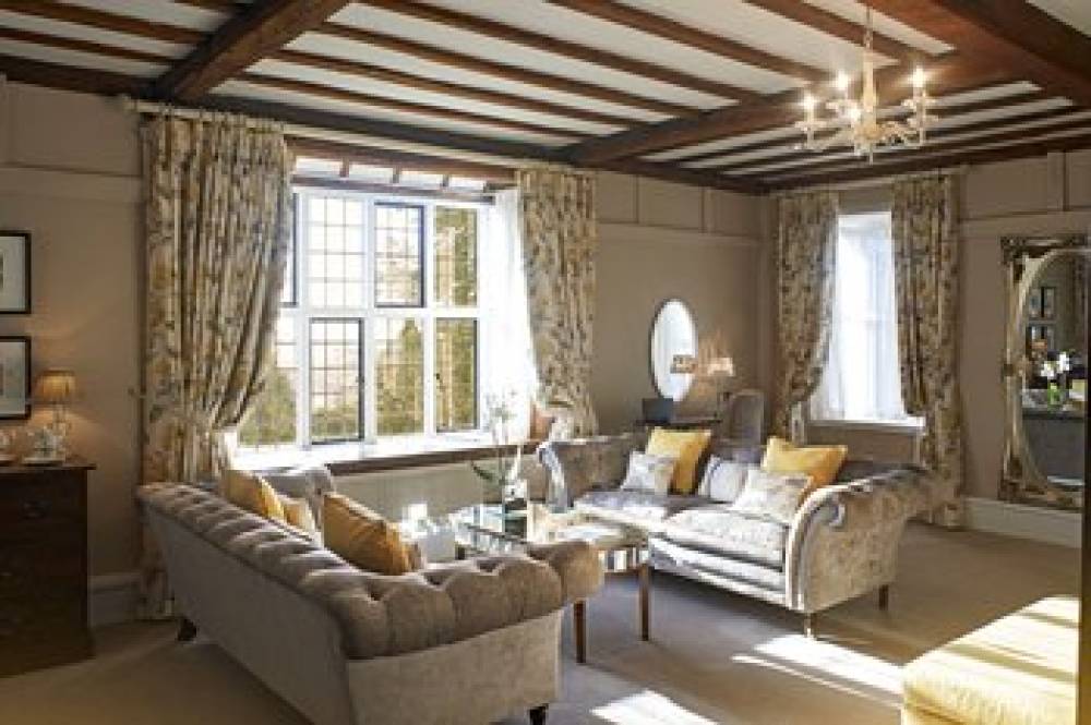 THE MANOR ELSTREE 4
