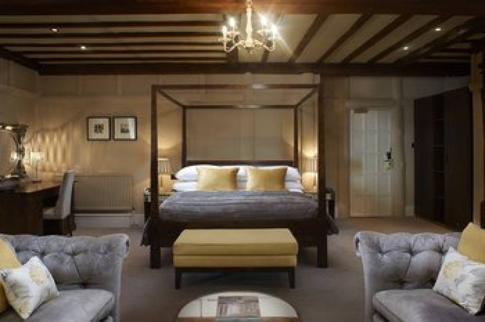 THE MANOR ELSTREE 3