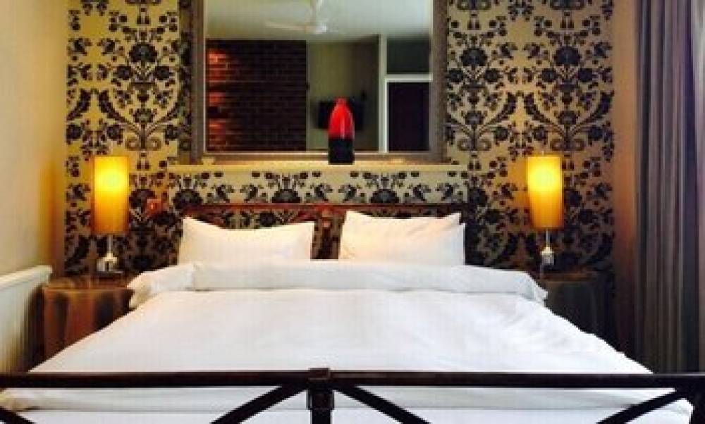 THE MANOR HOUSE HOTEL 4