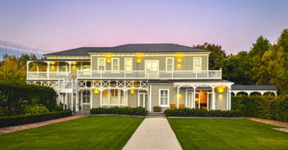 THE MARLBOROUGH 7