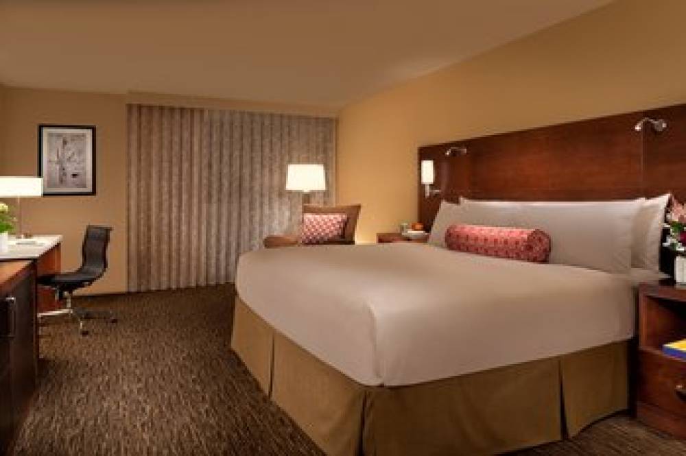 The McCormick Scottsdale 6