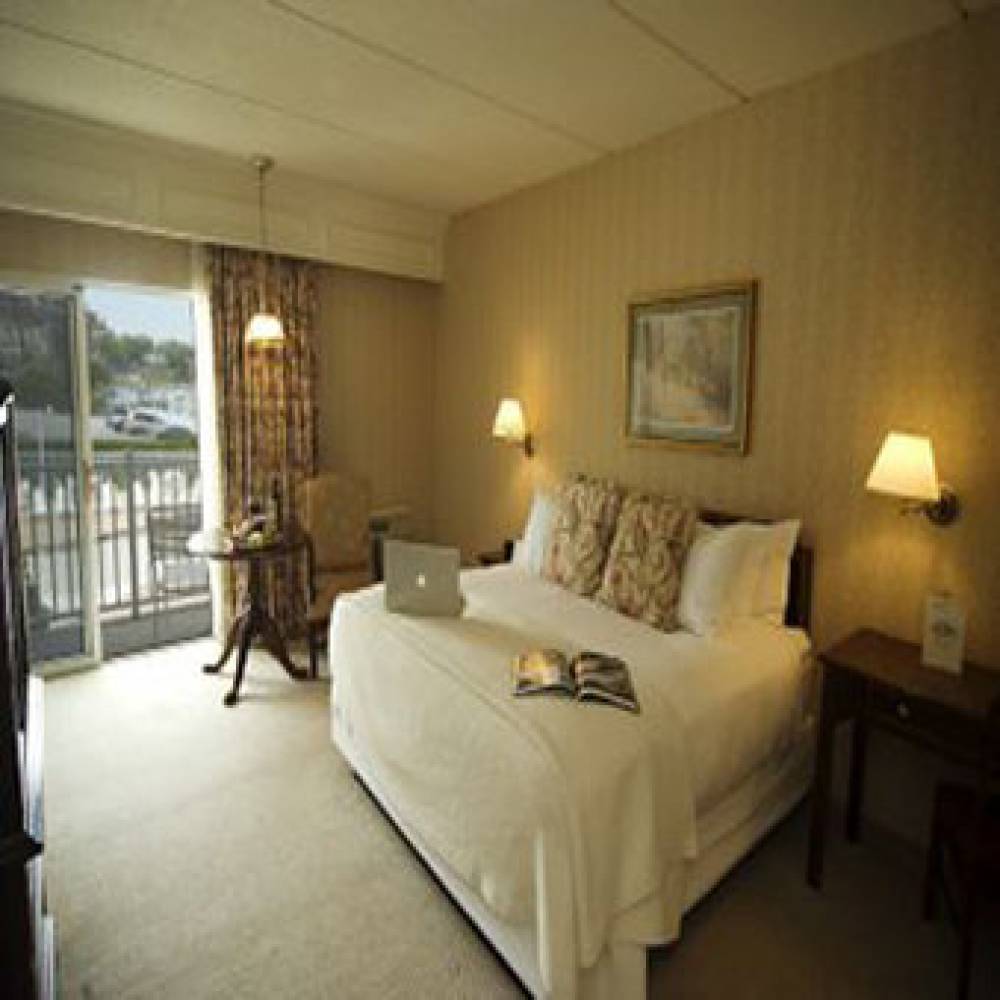 The Molly Pitcher Inn 9