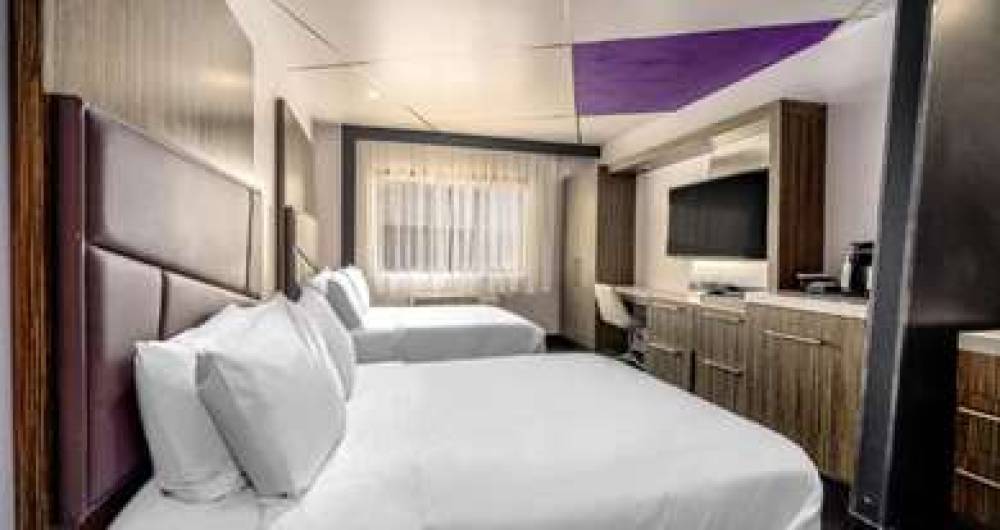 THE MOMENT HOTEL 5