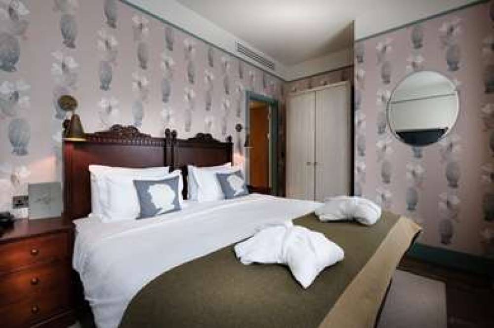 THE MORTON HOTEL 5
