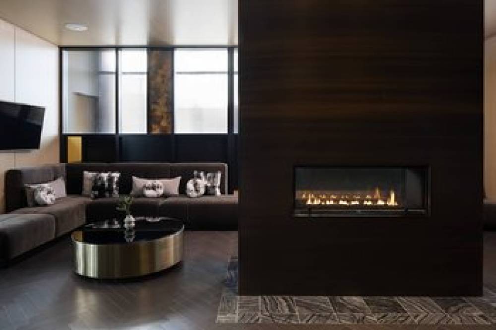 The Oaklander Hotel Autograph Collection 4