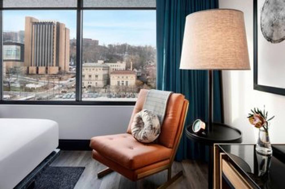 The Oaklander Hotel Autograph Collection 1
