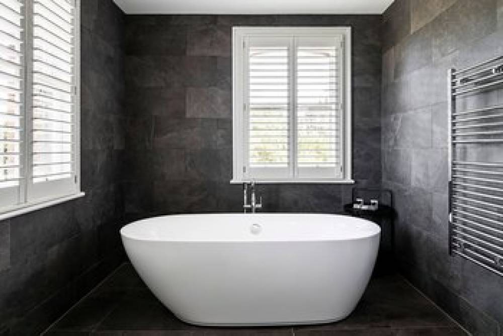 THE PETERSHAM 10