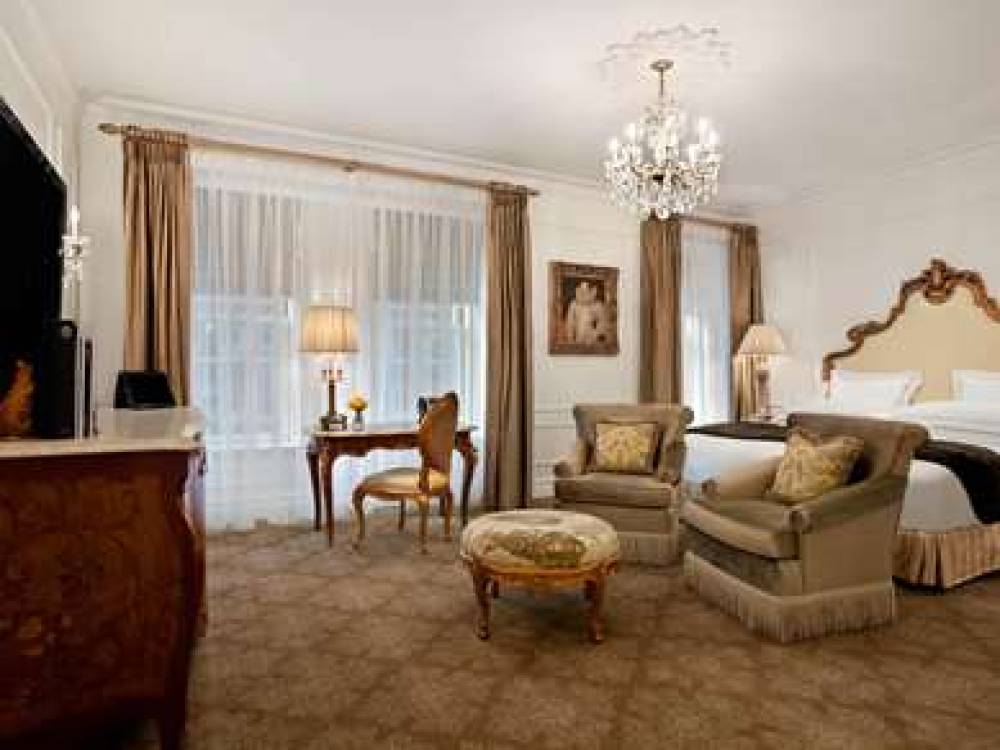 The Plaza - A Fairmont Managed Hotel 6