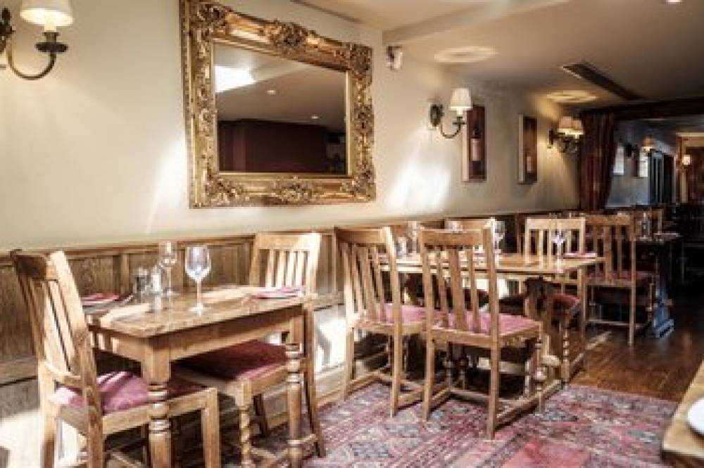 The Red Lion Hotel 8