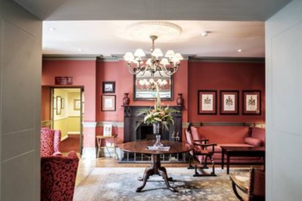 The Red Lion Hotel 3