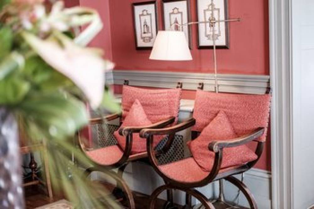 The Red Lion Hotel 2