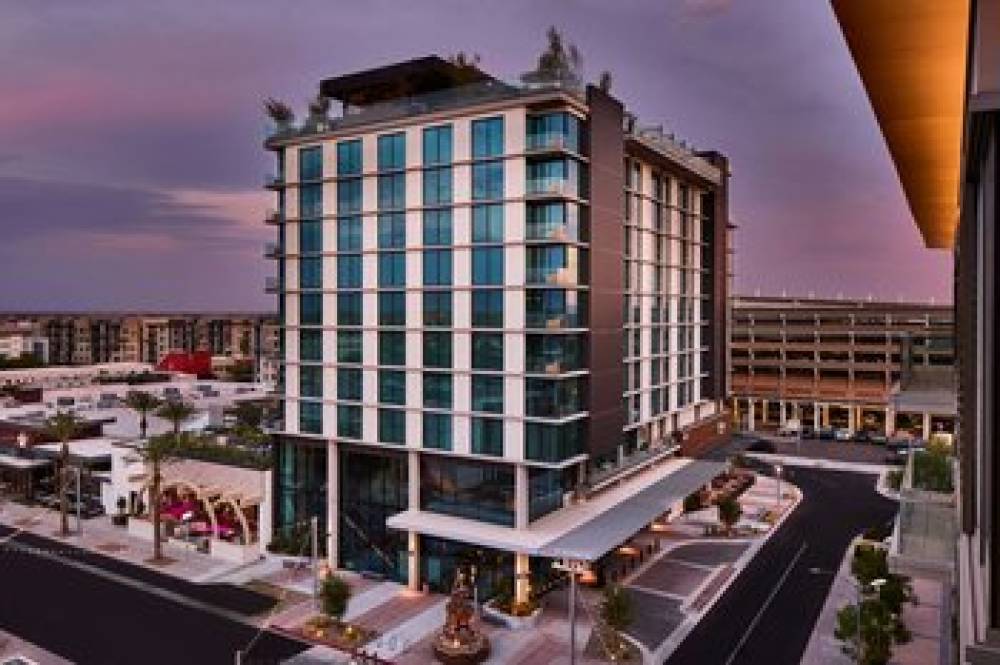 The REMI., Scottsdale, Autograph Collection 5