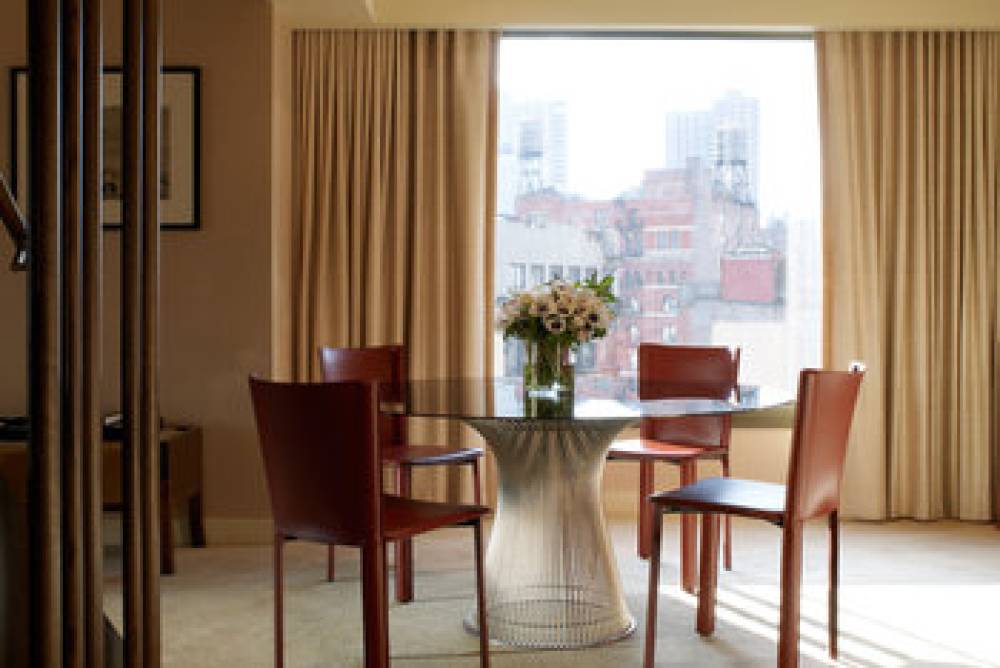 THE ROXY HOTEL 9