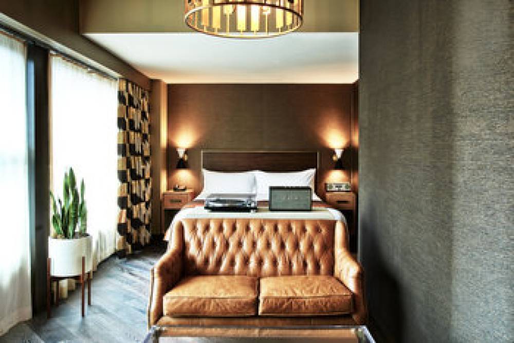 THE ROXY HOTEL 5