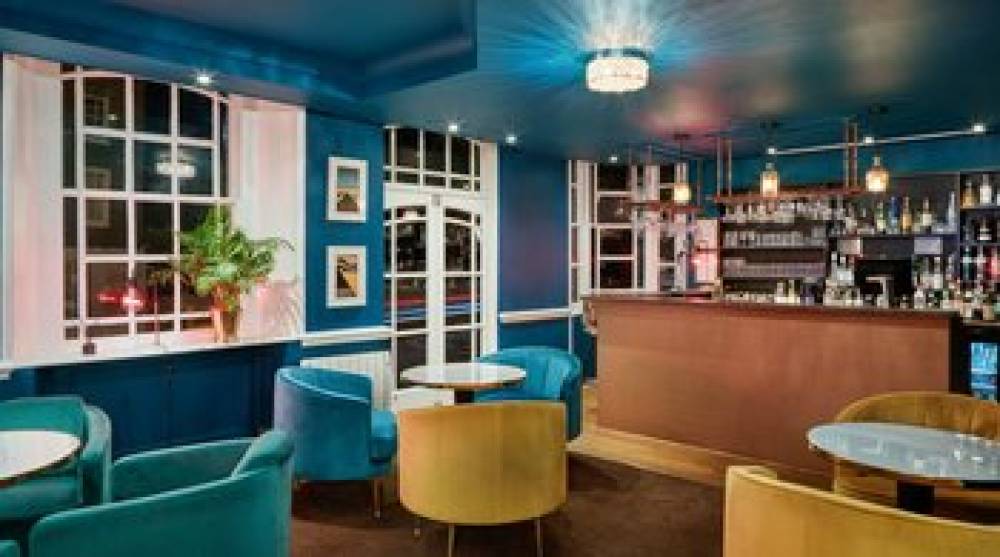 THE ROYAL ADELAIDE HOTEL 6
