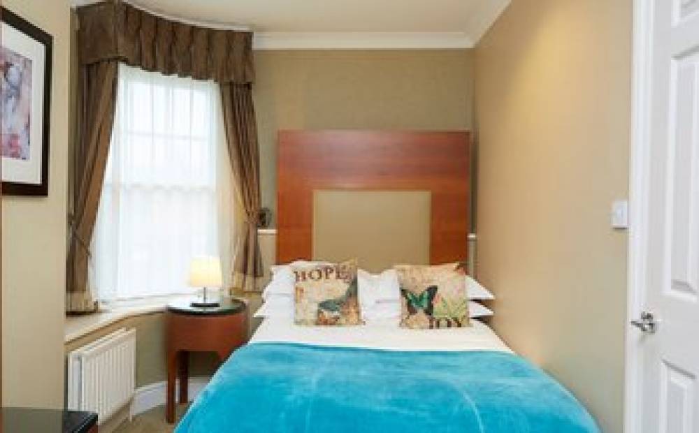 THE ROYAL ADELAIDE HOTEL 8