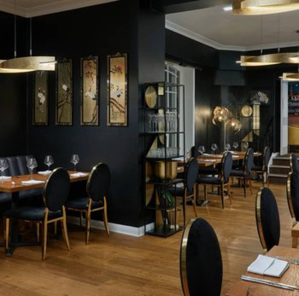 THE ROYAL ADELAIDE HOTEL 2