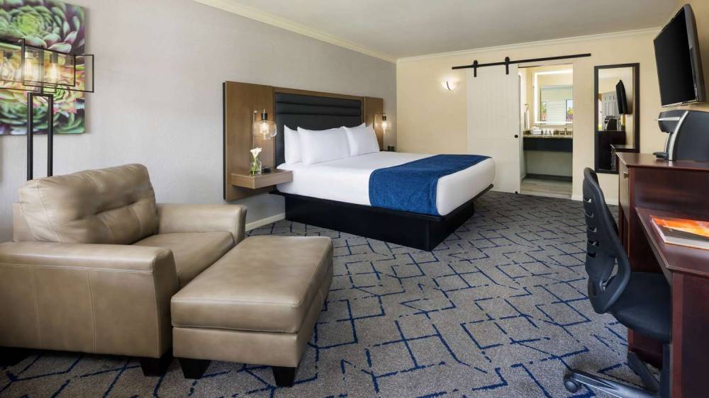 KIMPTON MIRALINA RESORT AND VILLAS 5