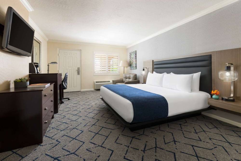 KIMPTON MIRALINA RESORT AND VILLAS 7
