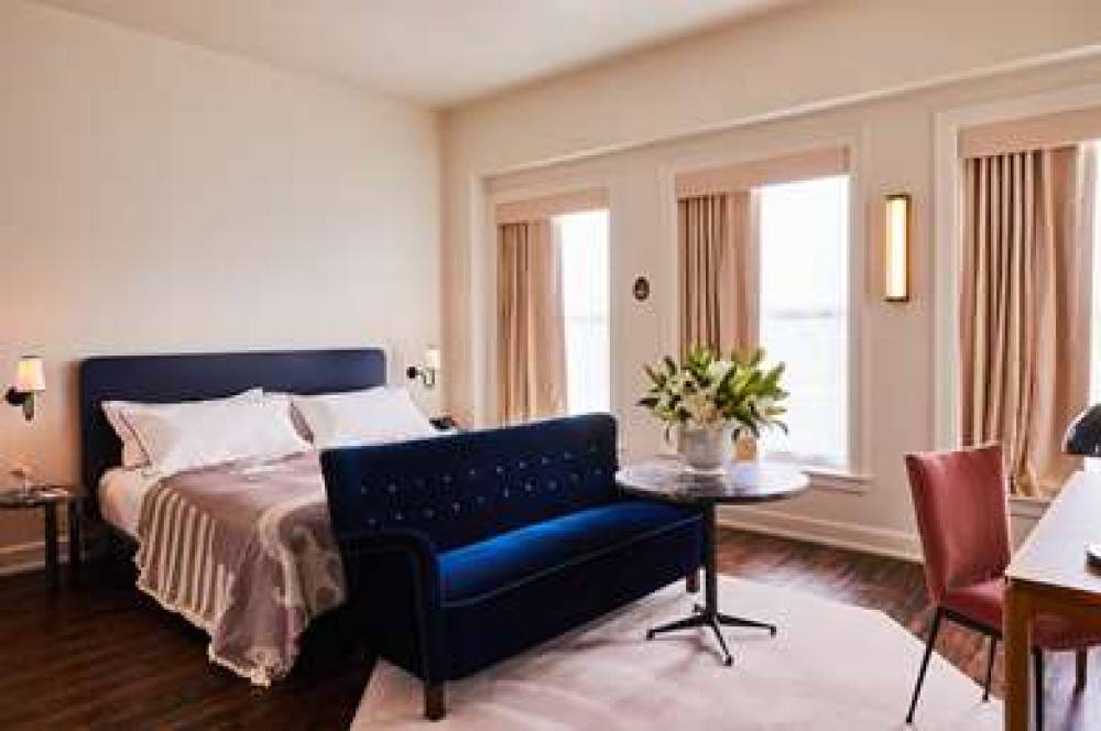 THE SIREN HOTEL 9