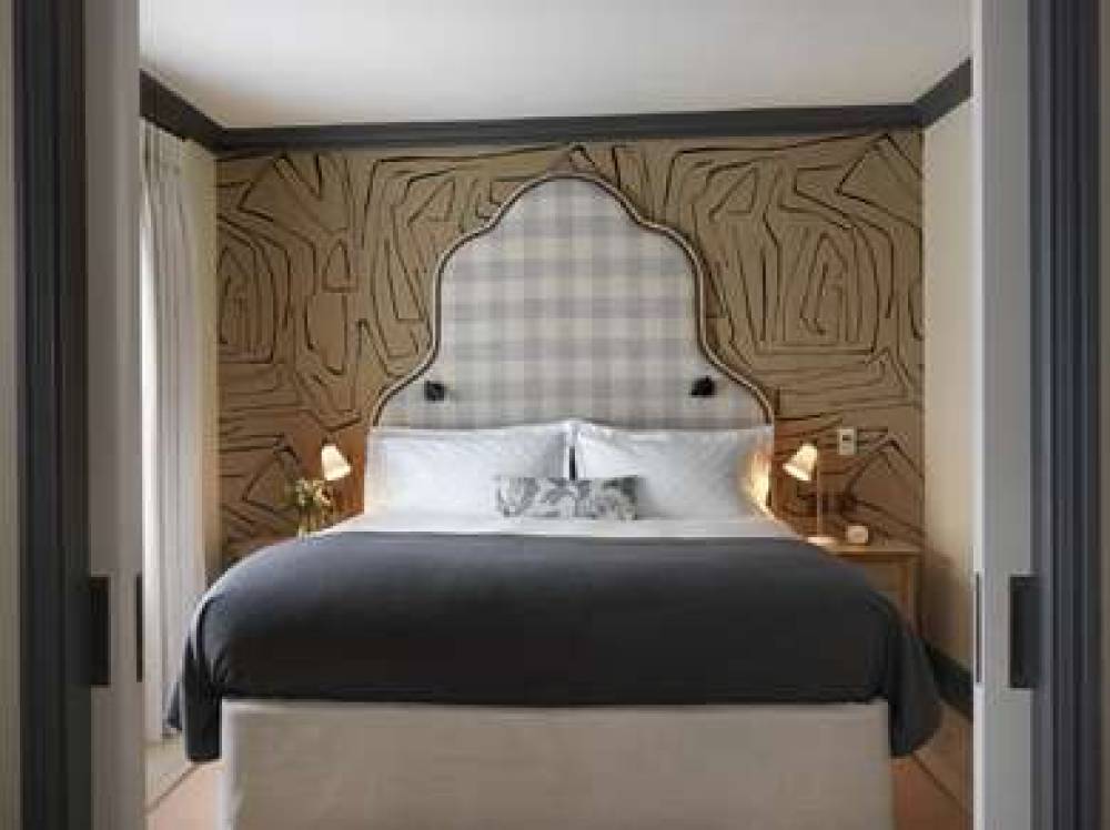 THE STAFFORD LONDON 1