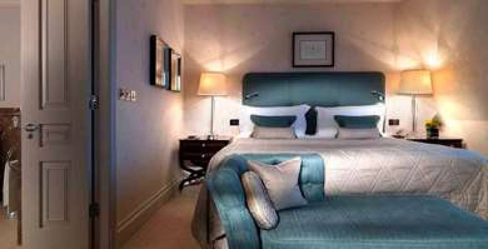 THE STAFFORD LONDON 7