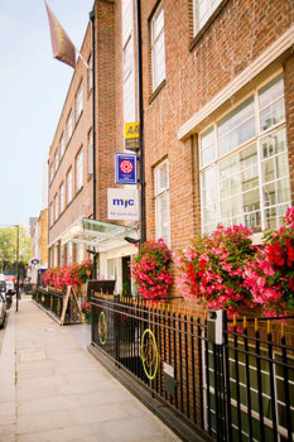 THE WESLEY LONDON HOTEL 3